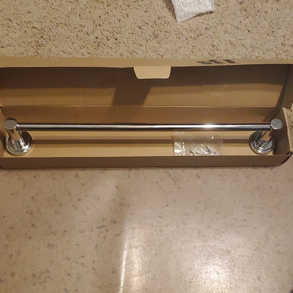 New Chrome Towel Bar 18in